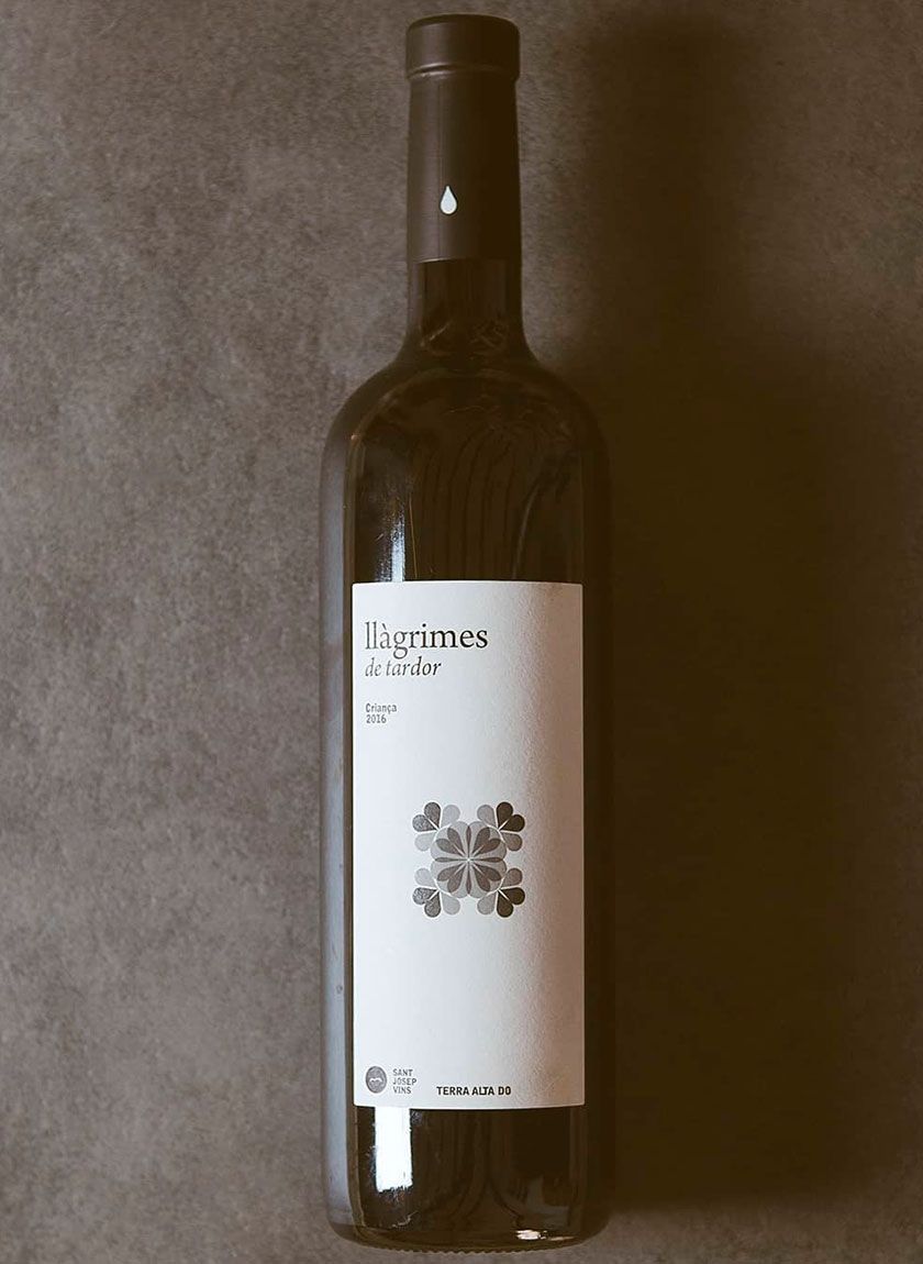 La llar de l'allioli resraturante Badalona Bodega Bebidas Vinos